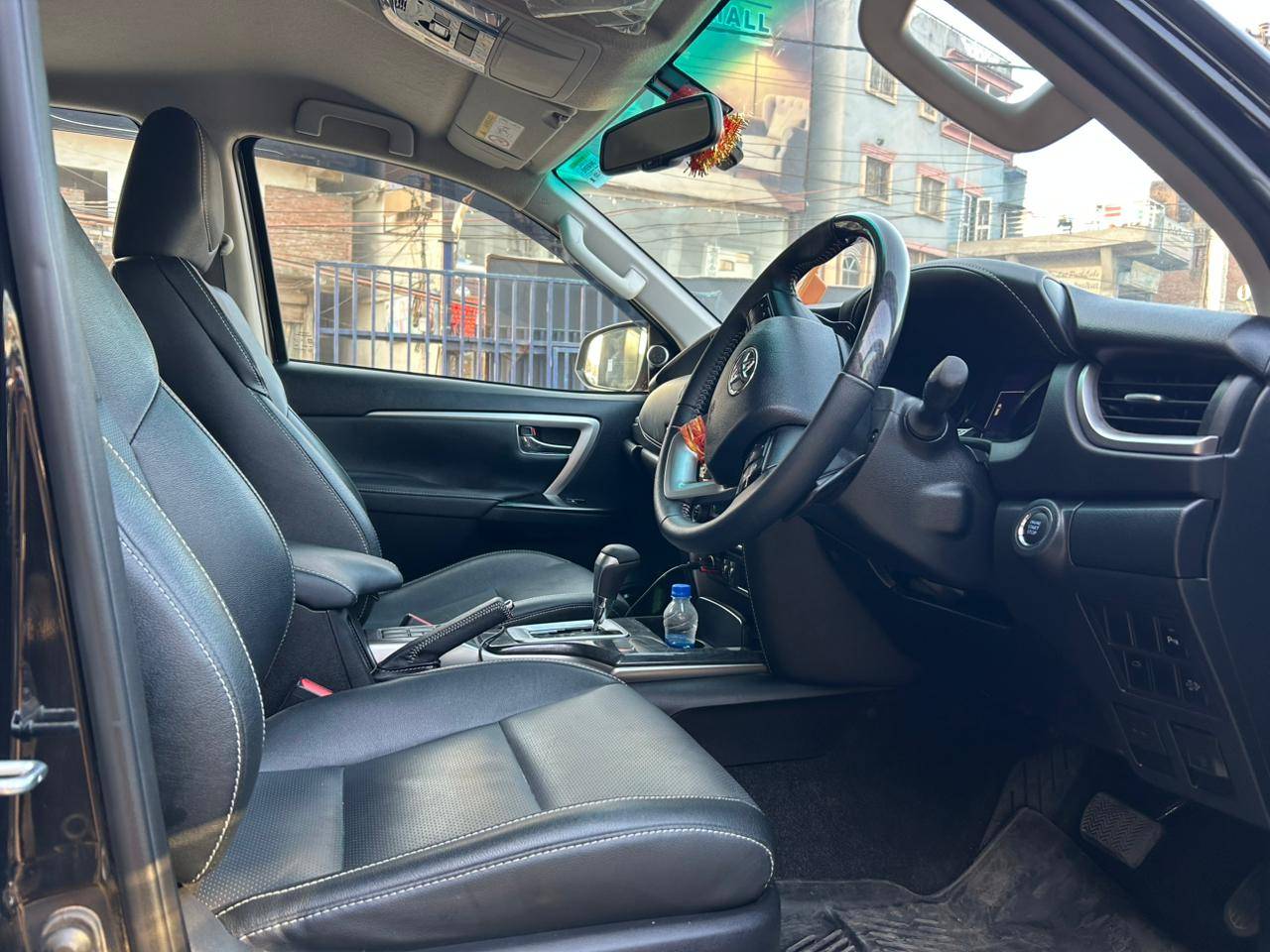 TOYOTA FORTUNER - View 5