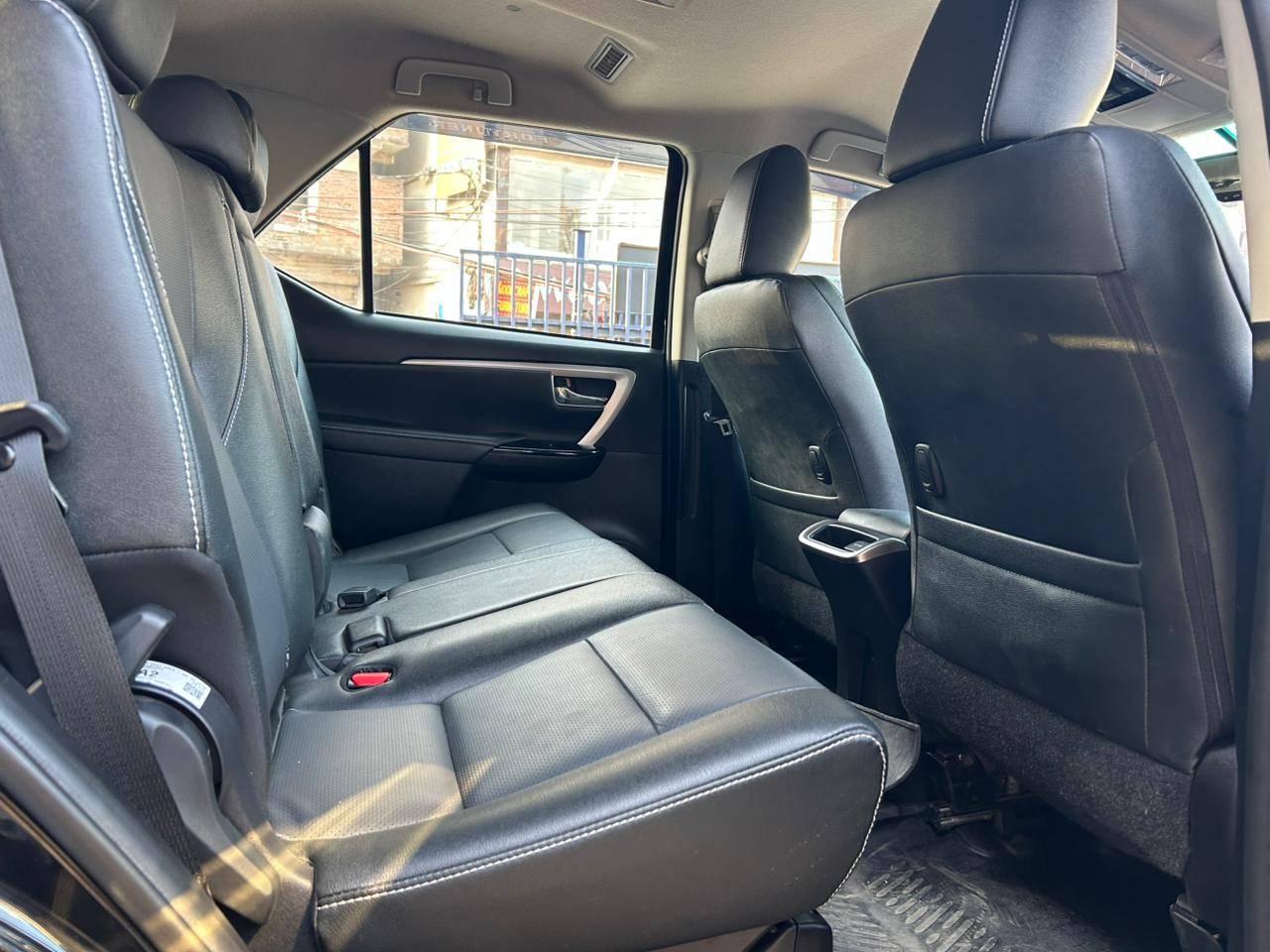 TOYOTA FORTUNER - View 6