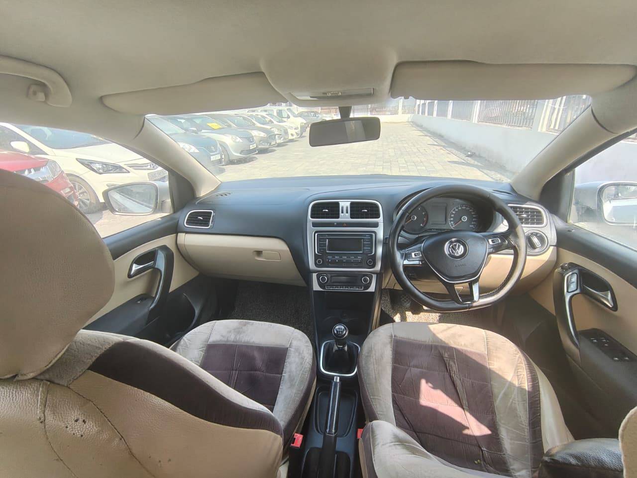 Volkswagen Polo - View 8