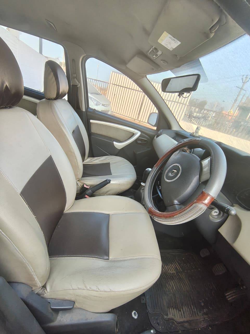 Renault Duster - View 5