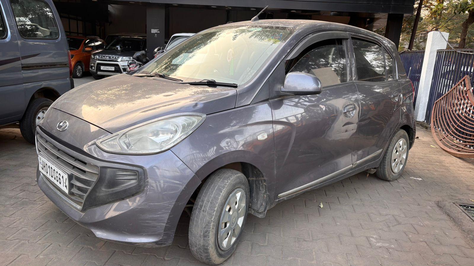 Hyundai Santro - View 3