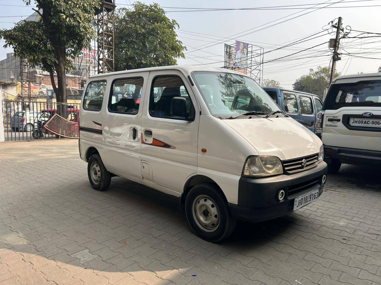 Maruti Eeco - View 2