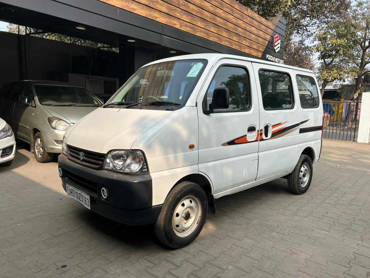 Maruti Eeco - View 3