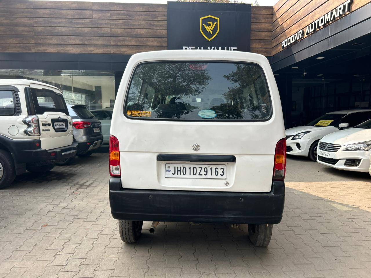 Maruti Eeco - View 4