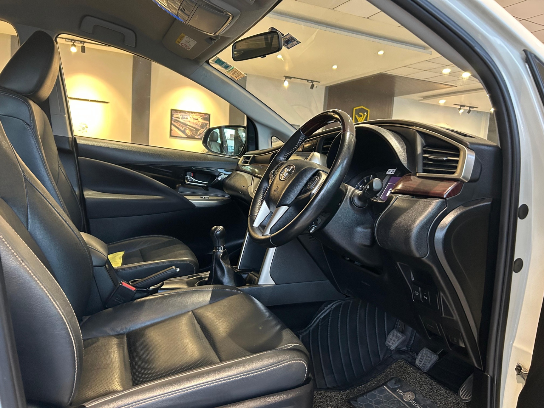 Toyota Innova Crysta - View 5