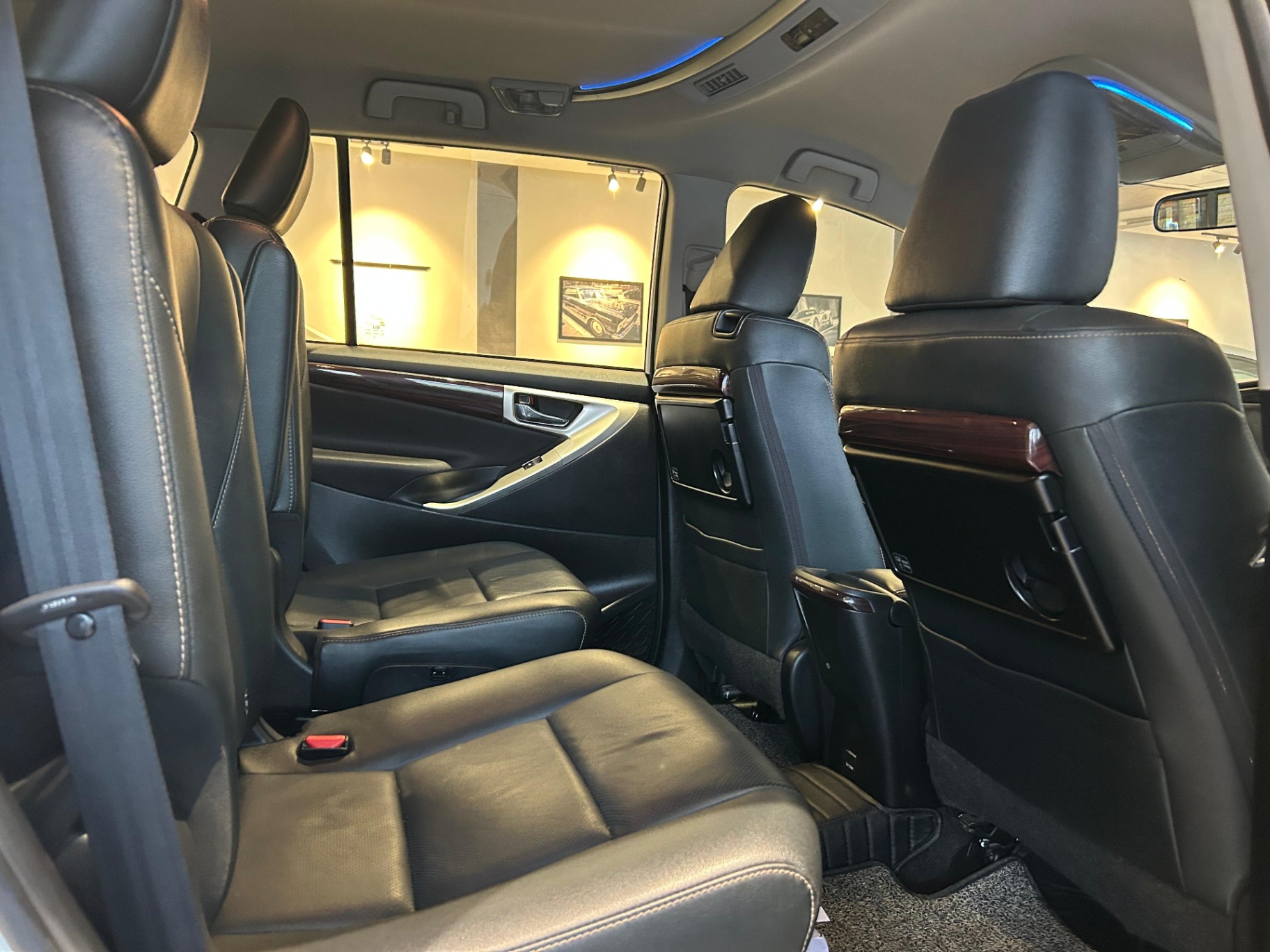 Toyota Innova Crysta - View 6