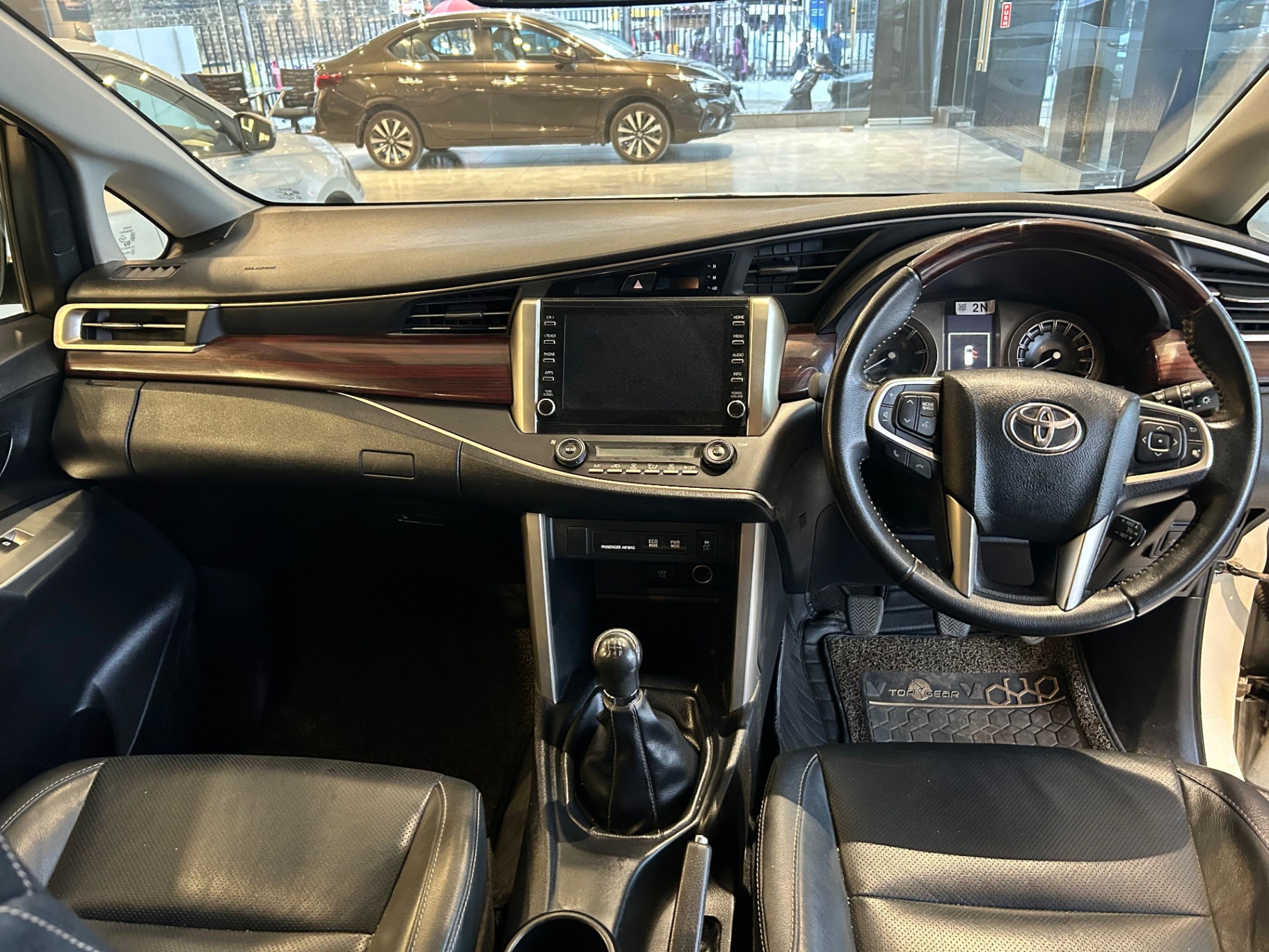 Toyota Innova Crysta - View 7