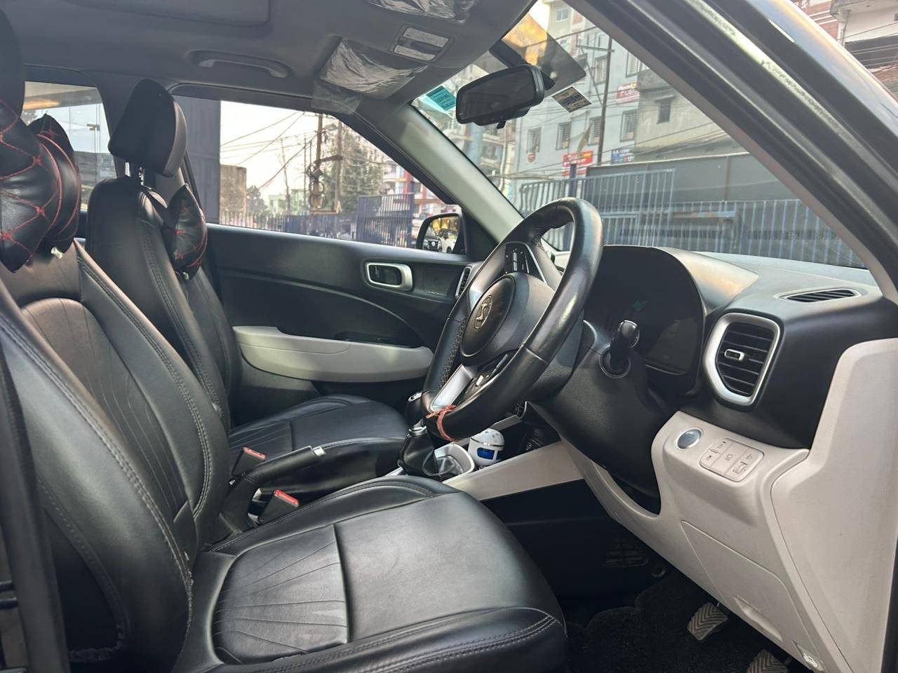 Hyundai Venue - View 5