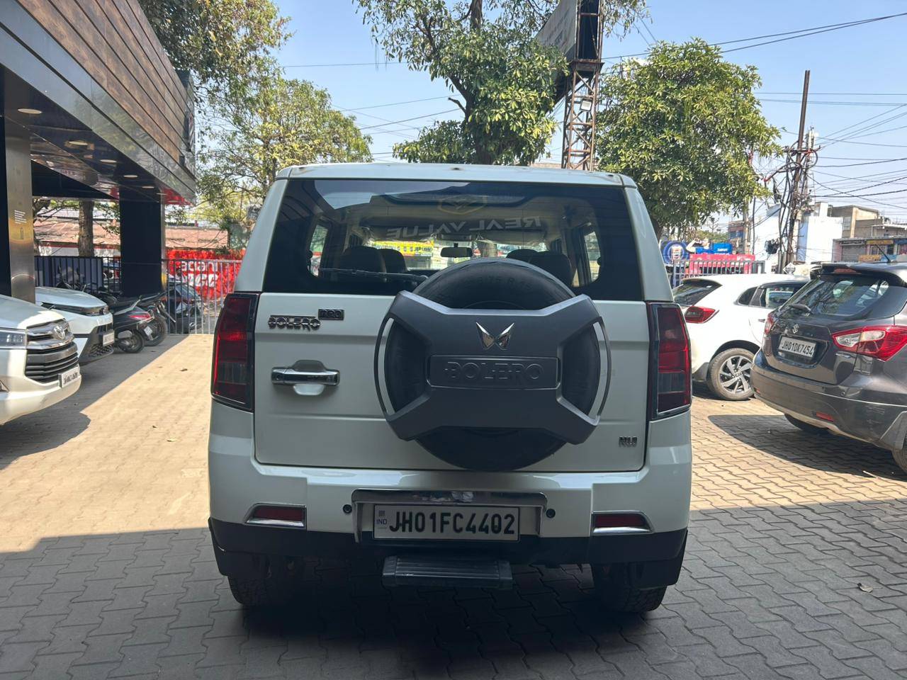 Mahindra Bolero - View 4