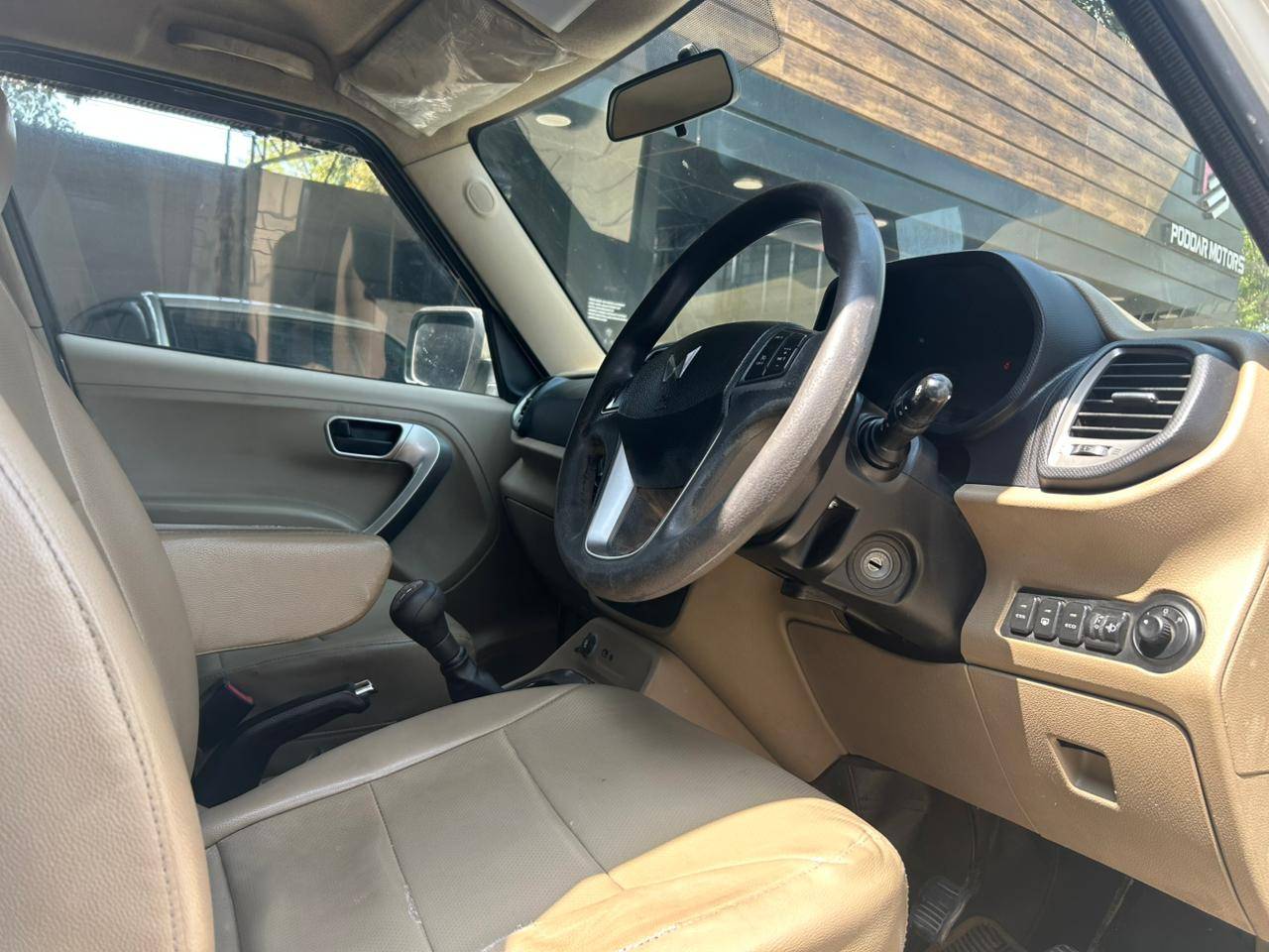 Mahindra Bolero - View 5