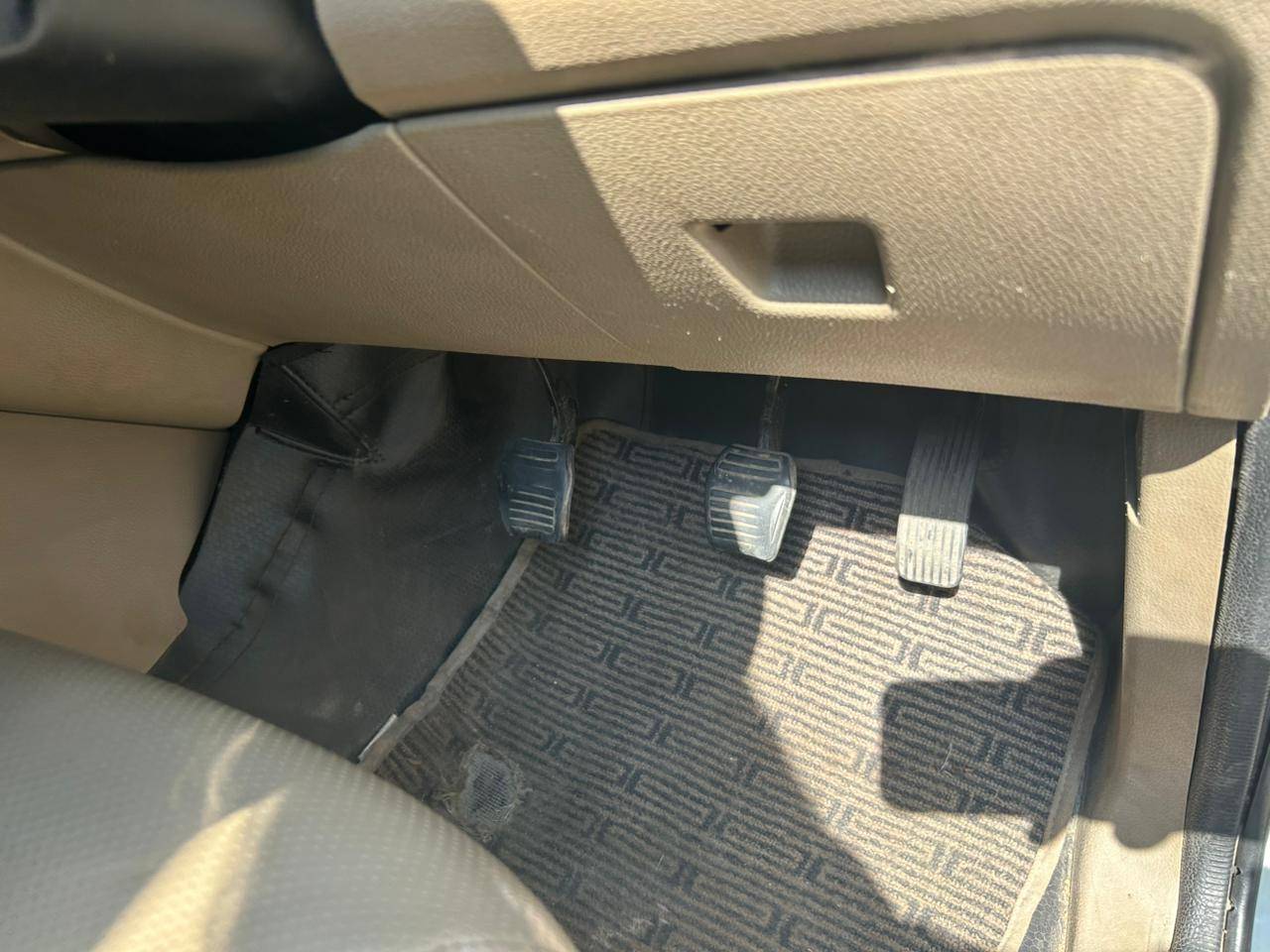 Mahindra Bolero - View 8