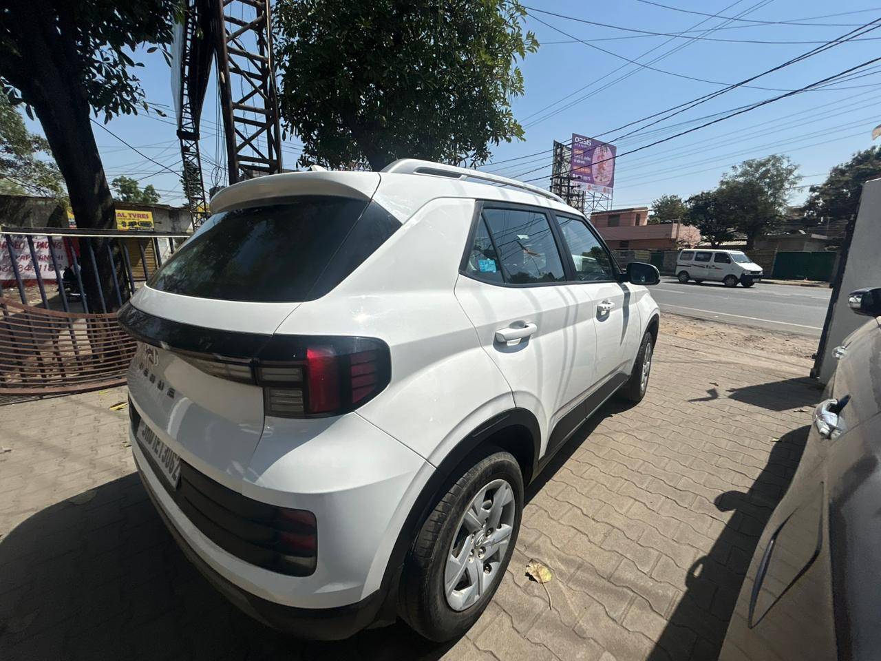 Hyundai Venue - View 4