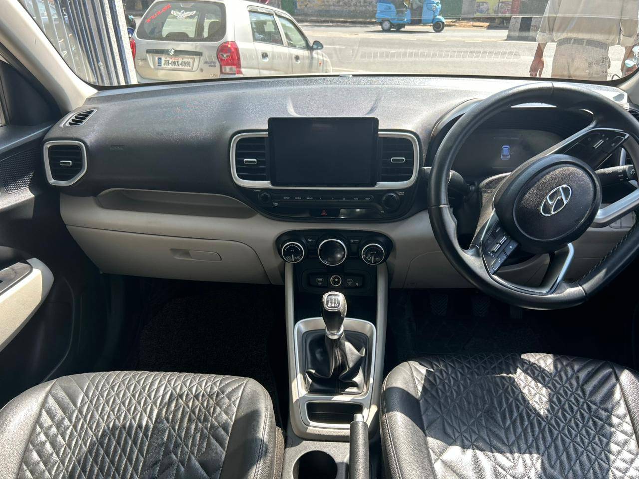 Hyundai Venue - View 8