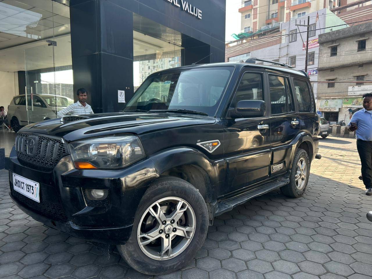 Mahindra Scorpio - View 3