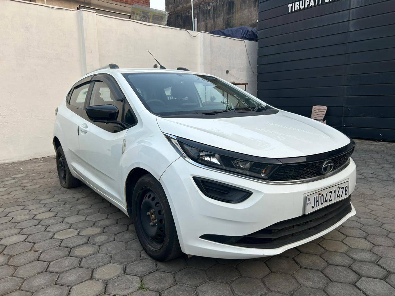 Tata Altroz - View 2