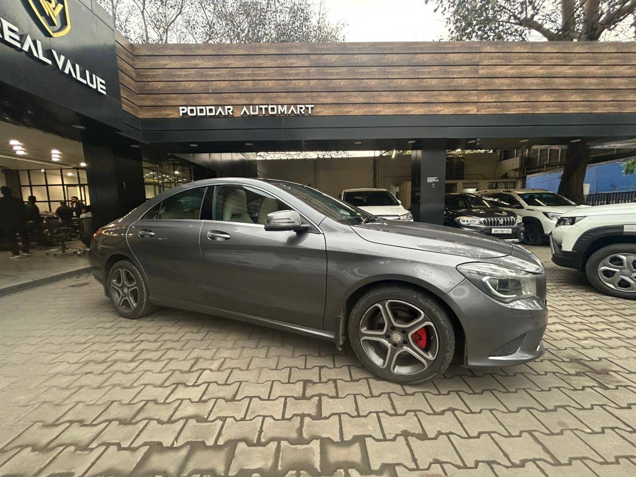 Mercedes Benz - View 2