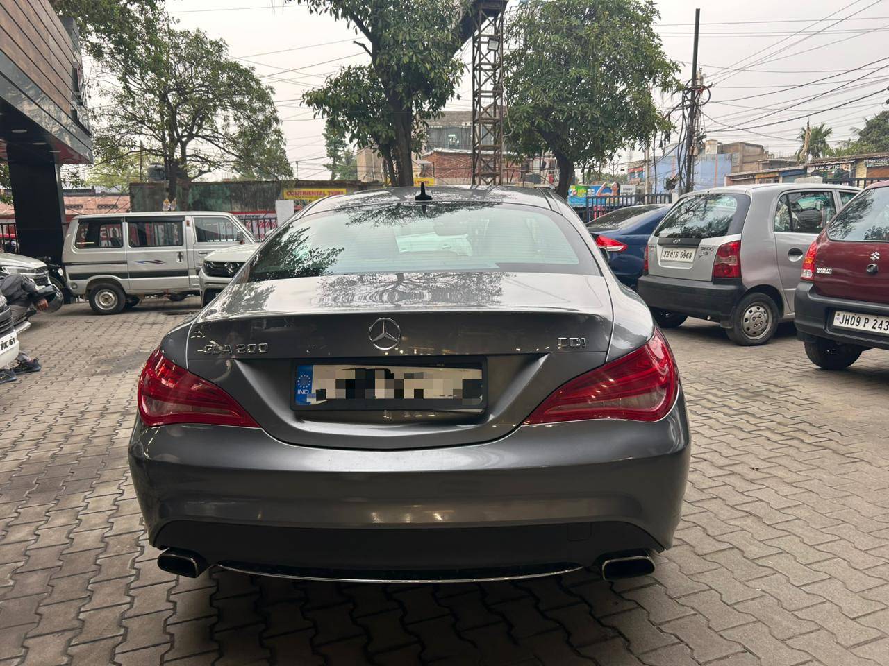 Mercedes Benz - View 4