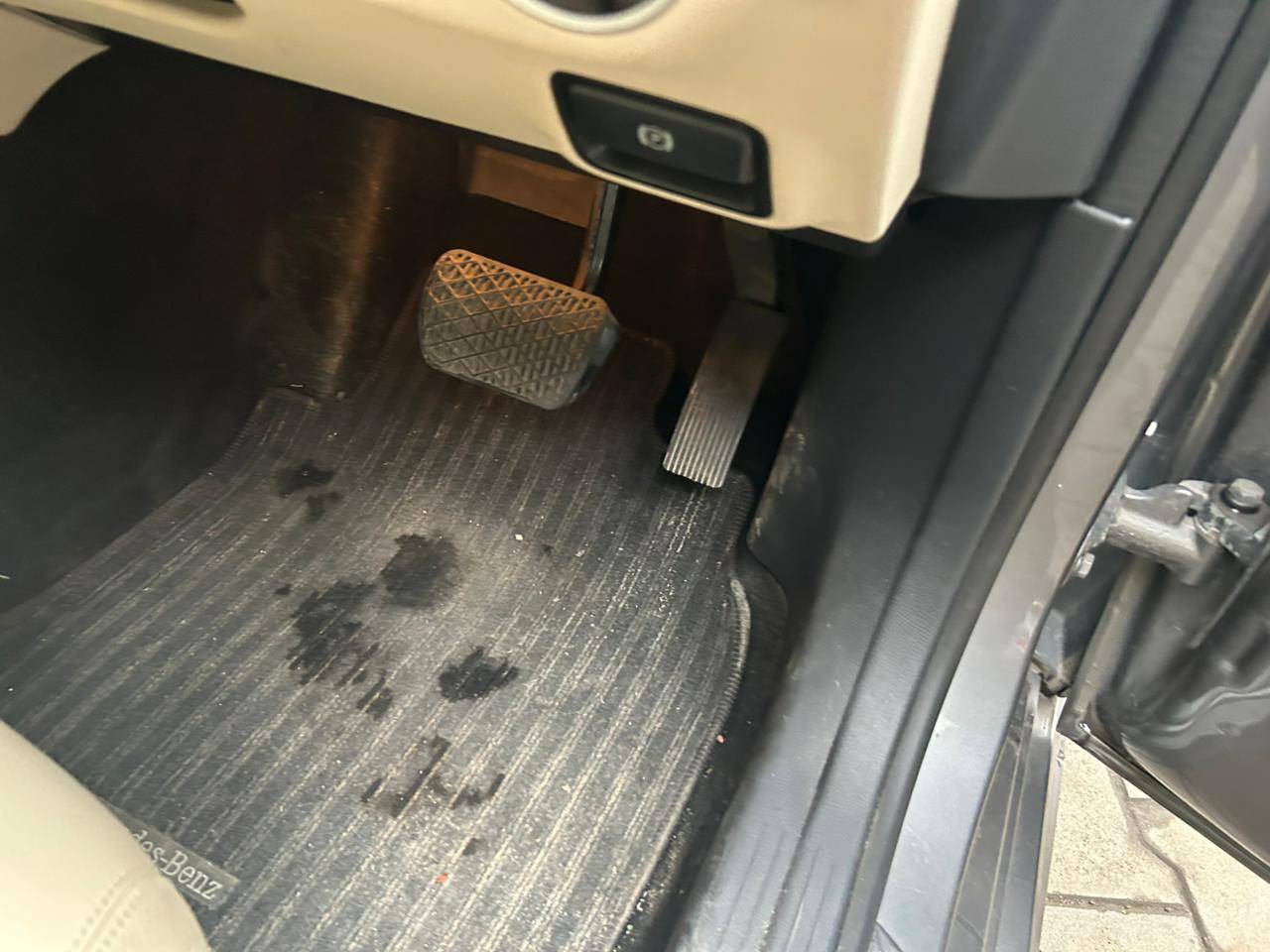 Mercedes Benz - View 10