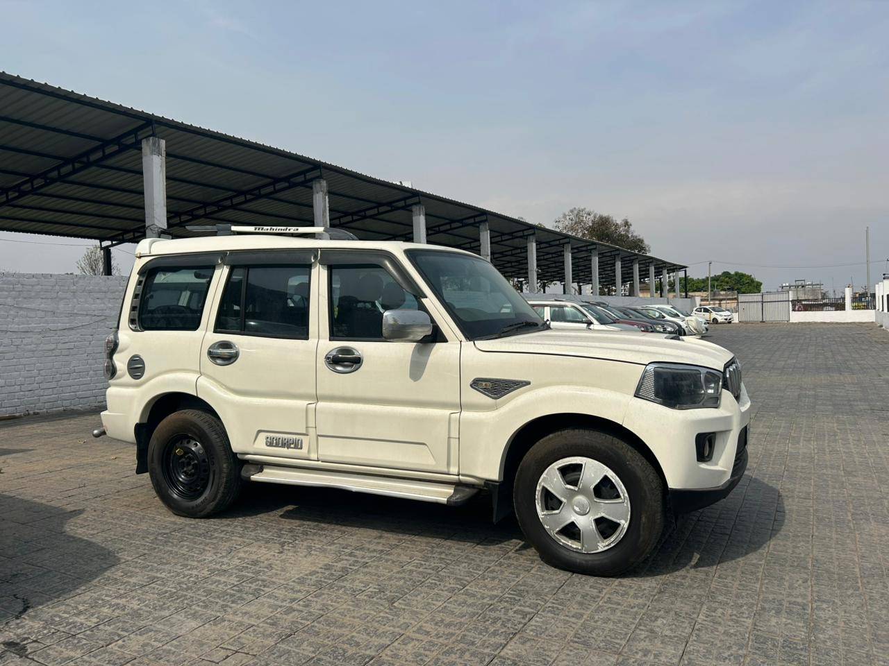 Mahindra Scorpio - View 2