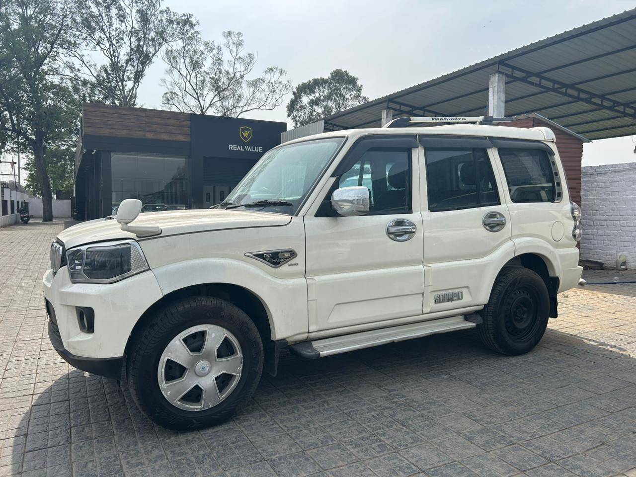 Mahindra Scorpio - View 3
