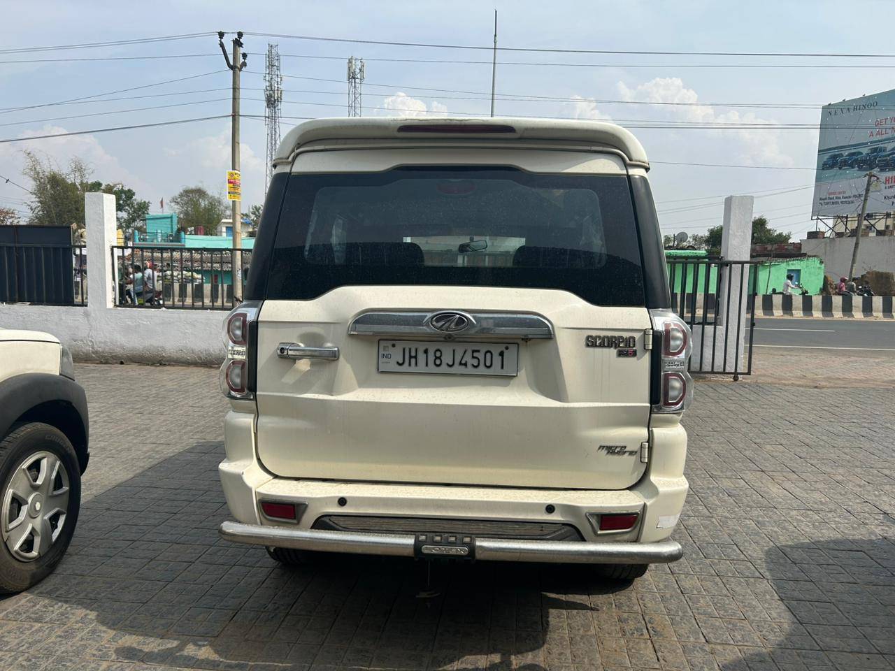 Mahindra Scorpio - View 4