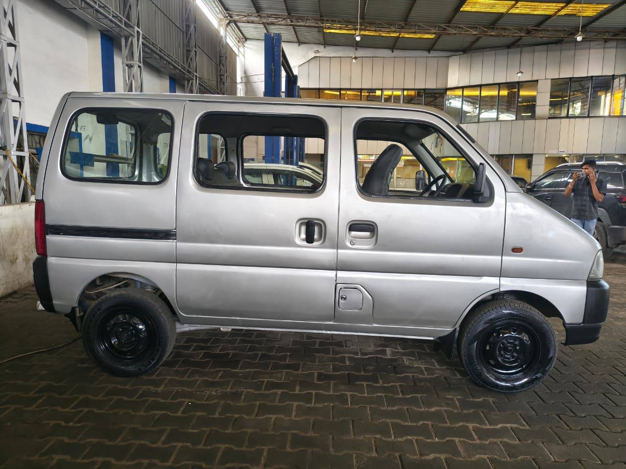 Maruti Eeco - View 2