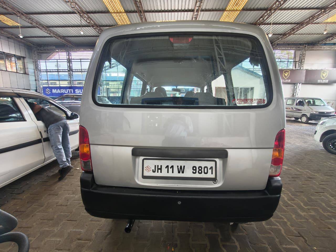 Maruti Eeco - View 4
