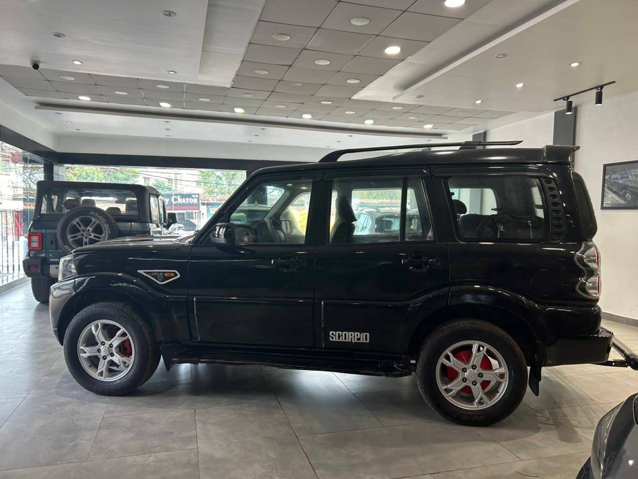 Mahindra Scorpio - View 3