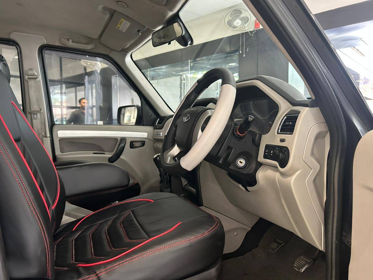 Mahindra Scorpio - View 5