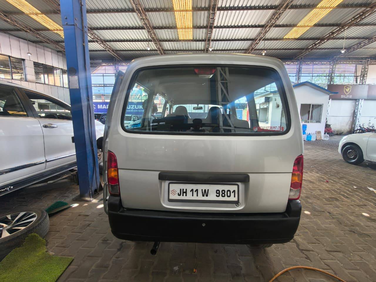 Maruti Eeco - View 4