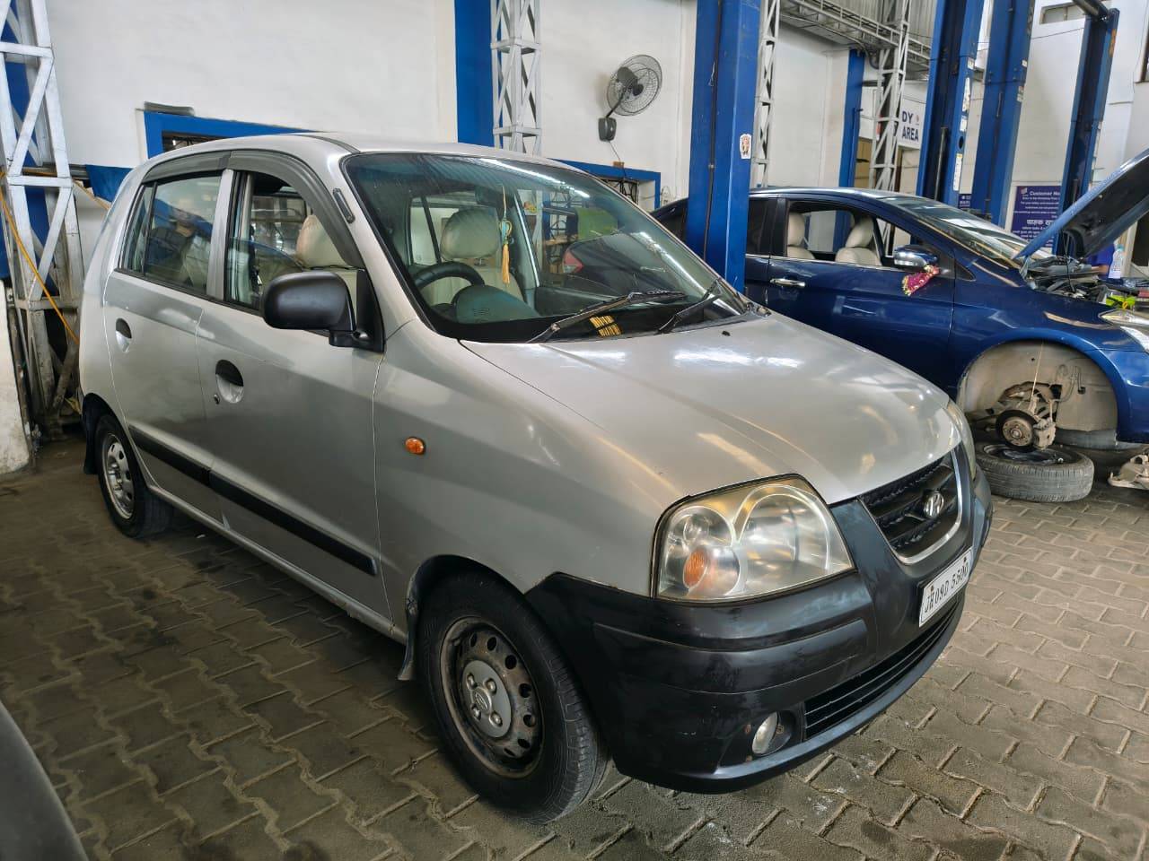 Hyundai Santro - View 2