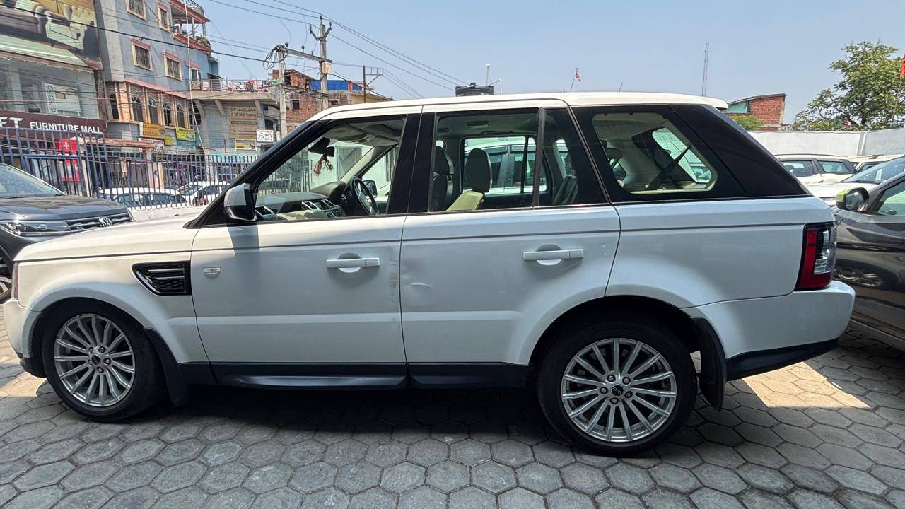 Range Rover Sport - View 3