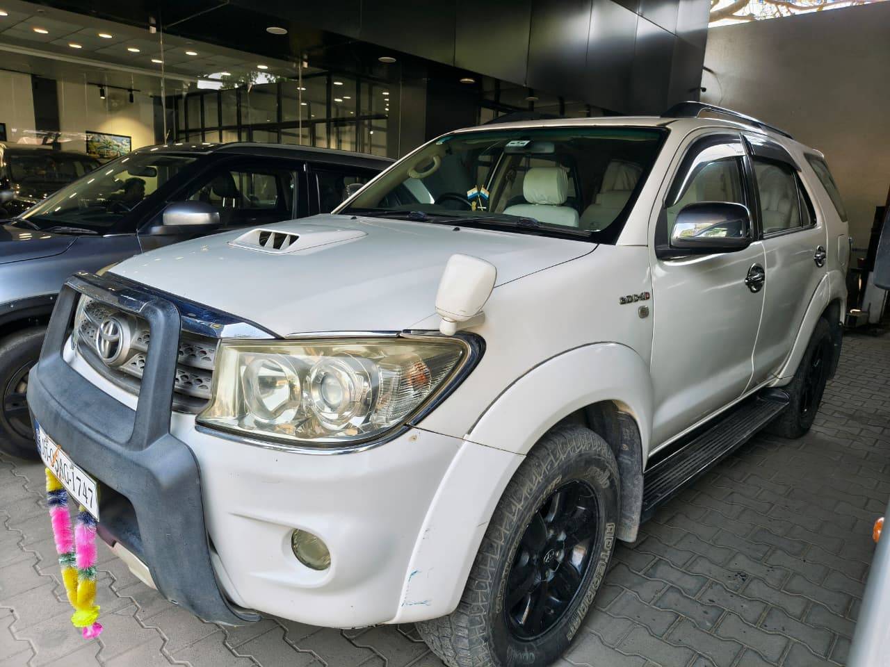 Toyota Fortuner - View 3