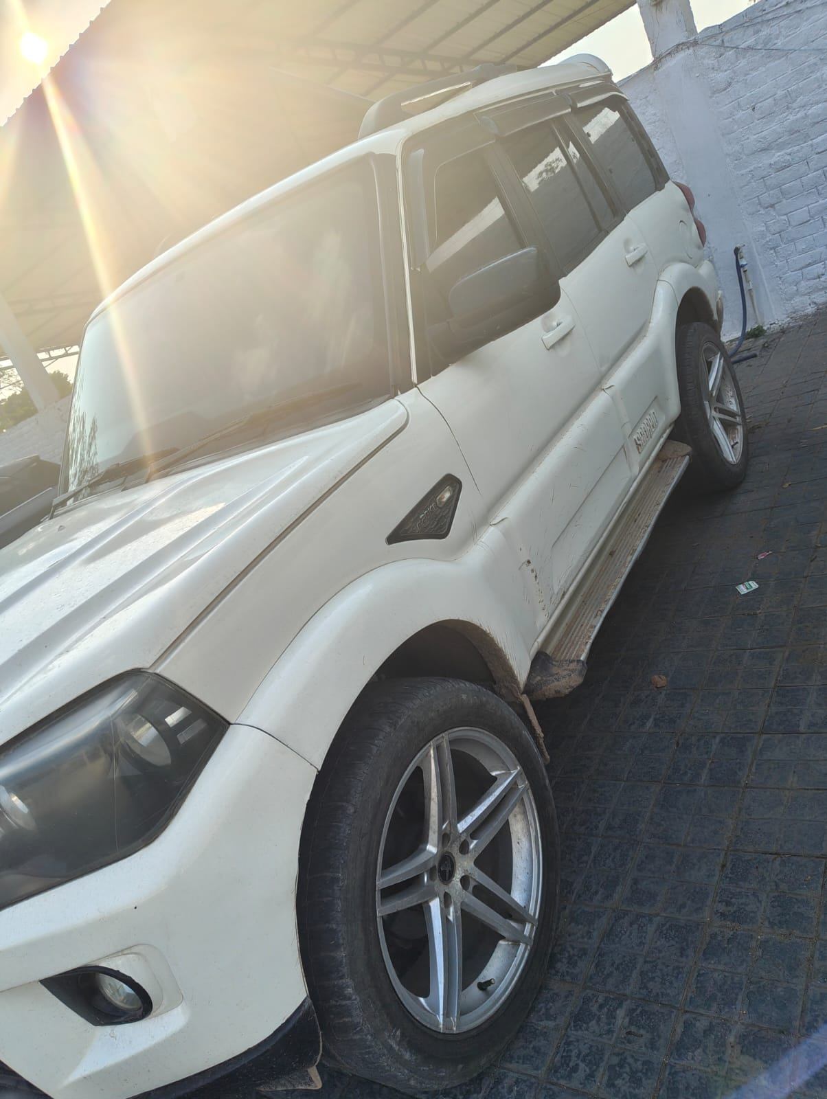 Mahindra Scorpio - View 3