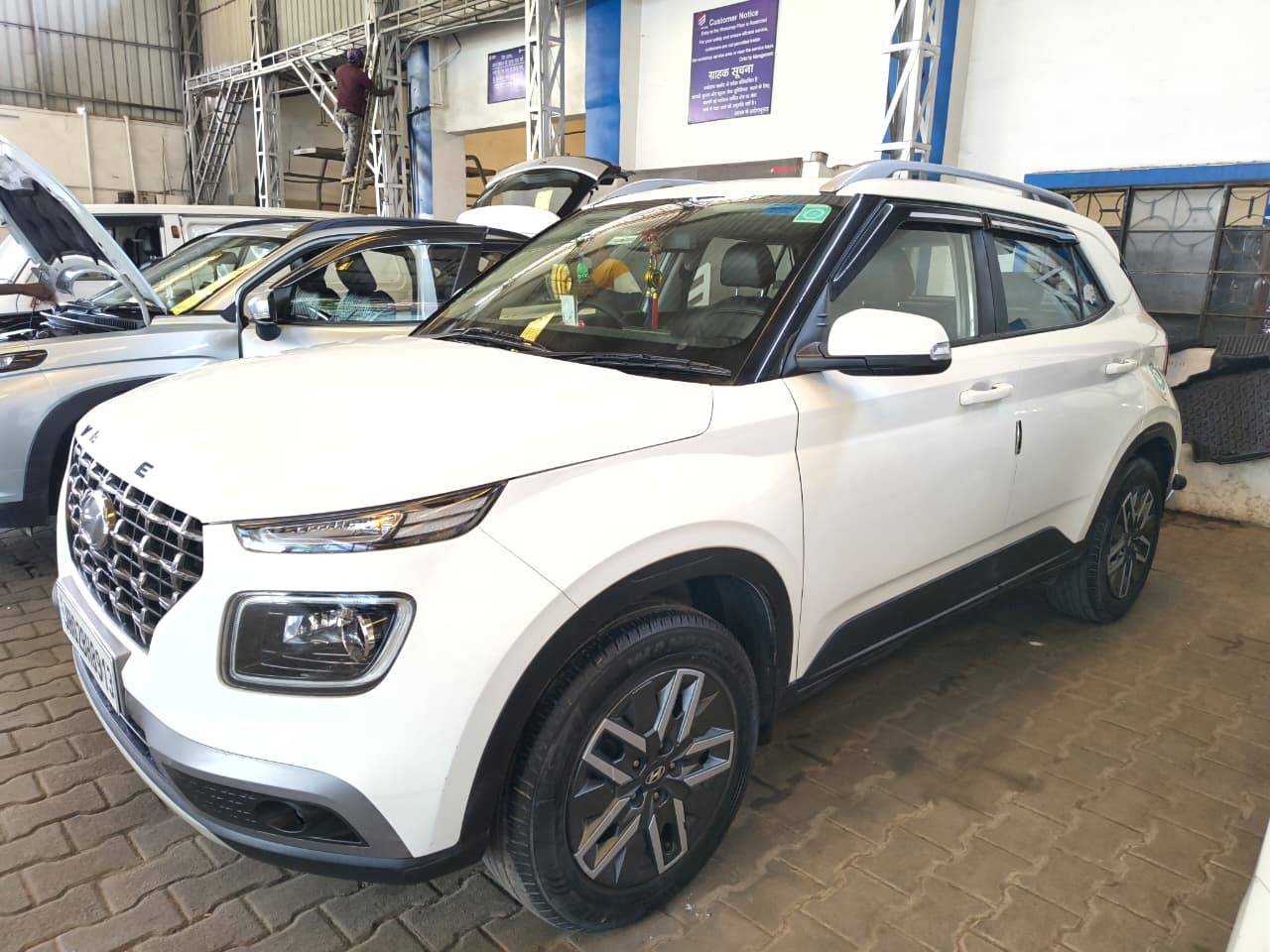 Hyundai Venue - View 3