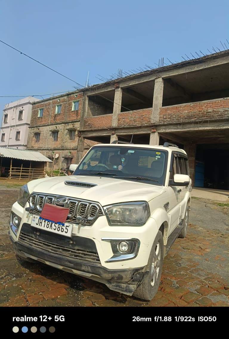 Mahindra Scorpio - Photo 12