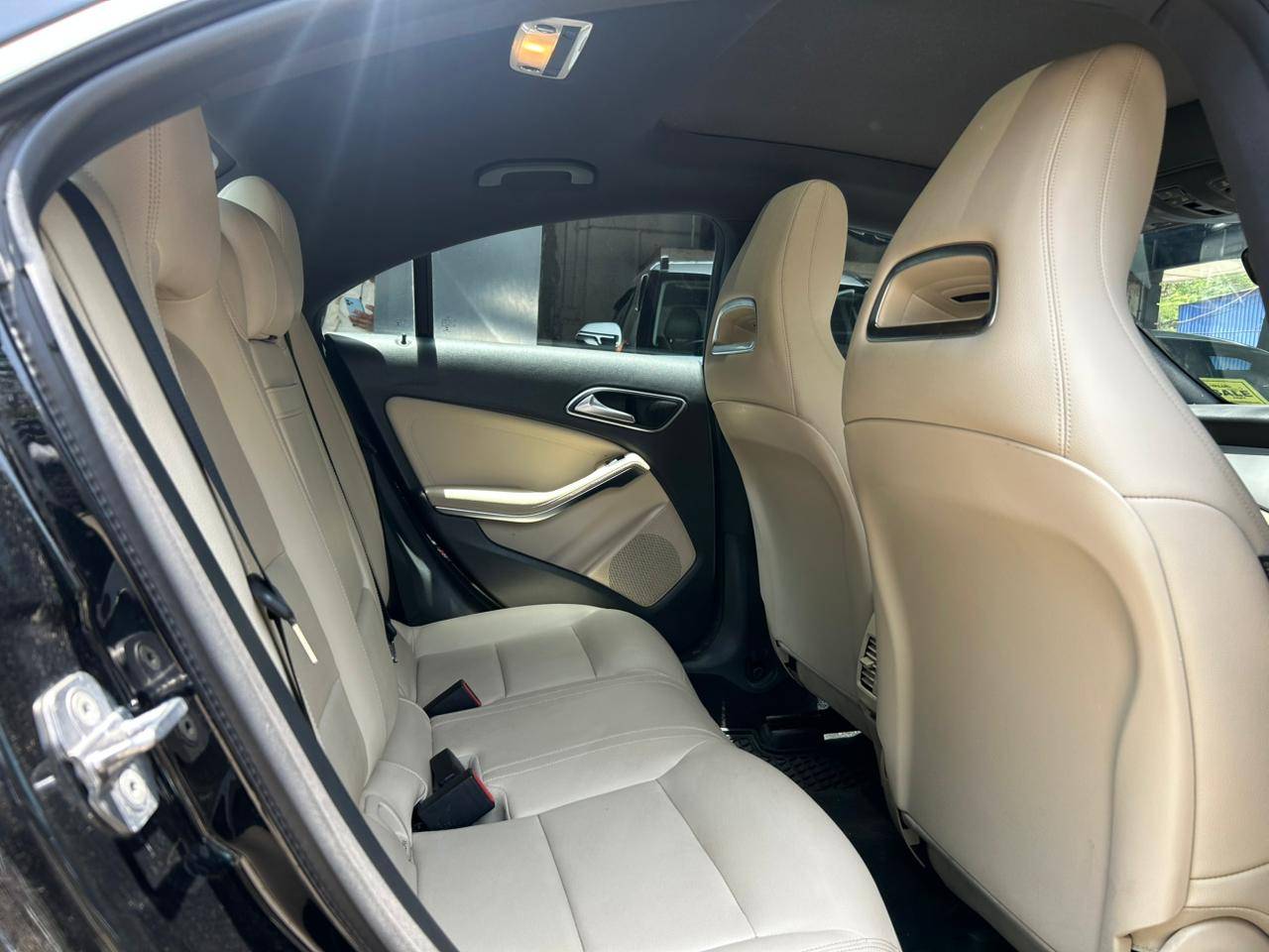 MERCEDES BENZ - View 9