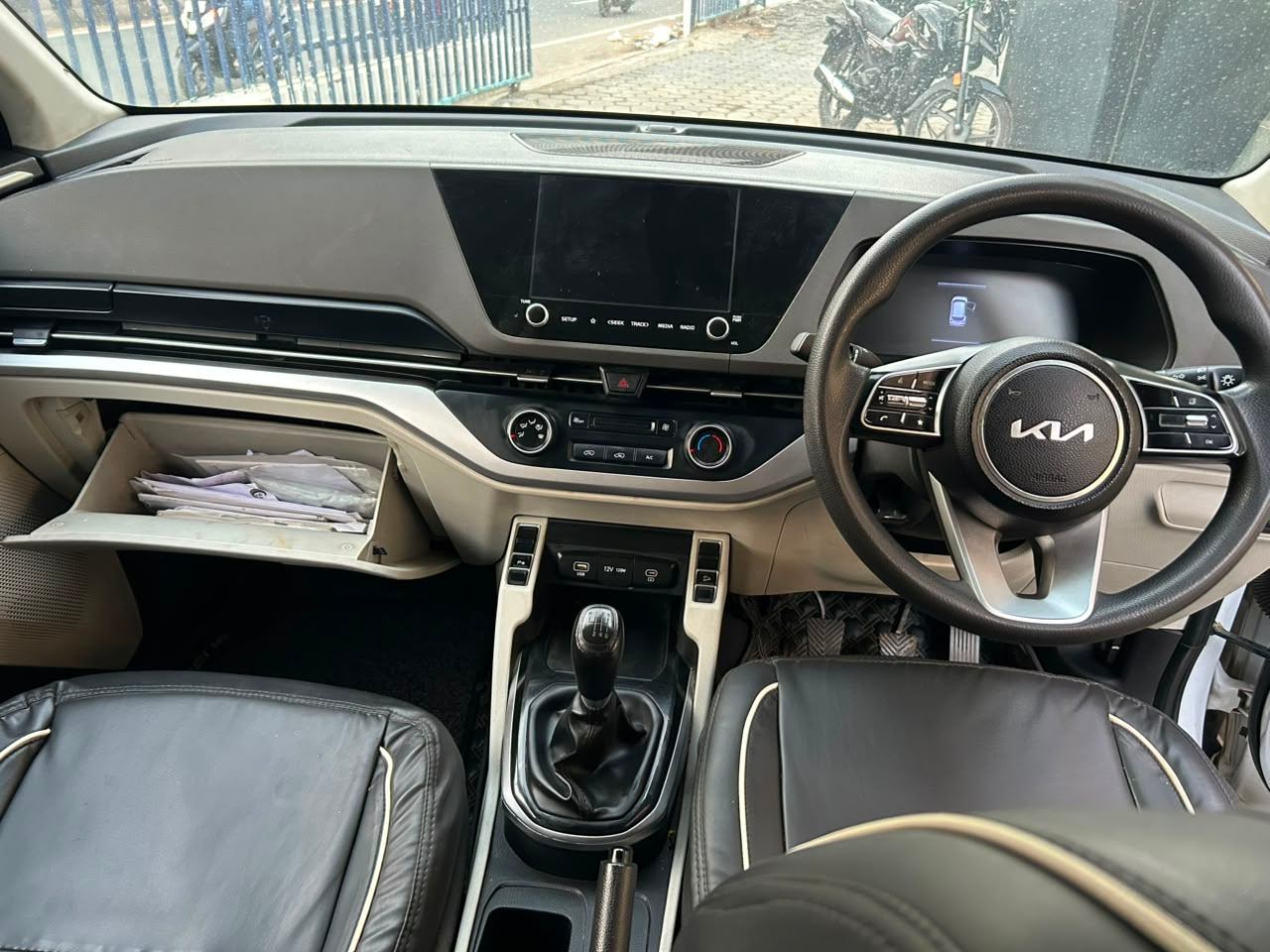 KIA CARENS - View 6