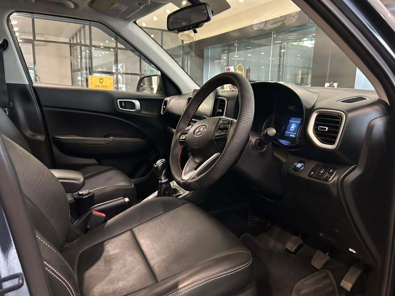 HYUNDAI VENUE - View 7