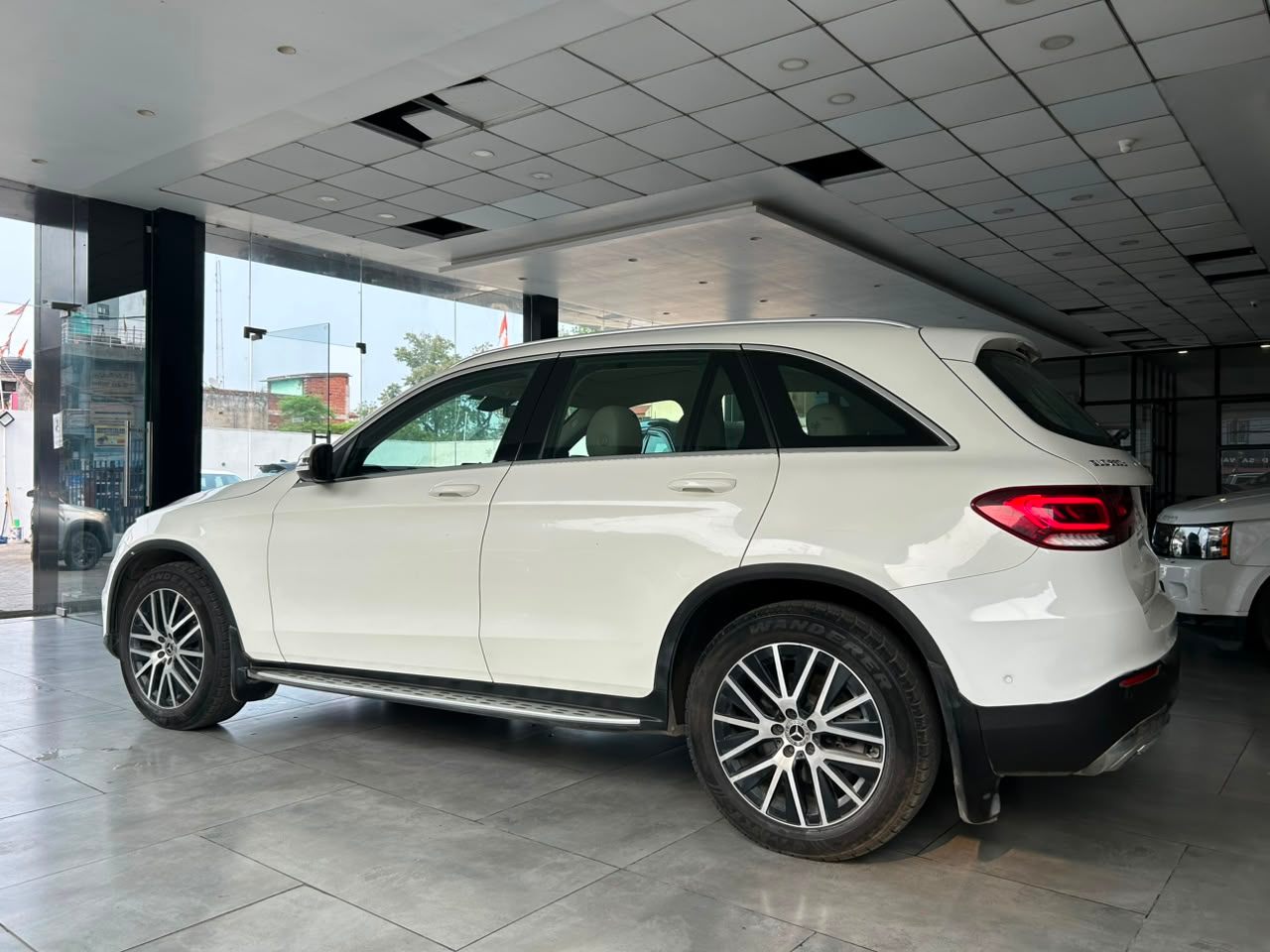 MERCEDES BENZ GLC 220 D - View 3