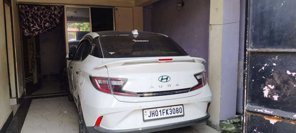 Hyundai Aura - Photo 5