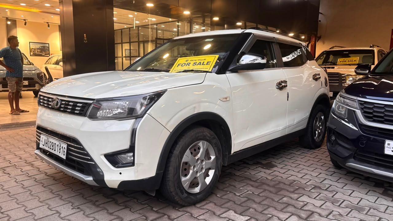 Mahindra XUV300 - View 3