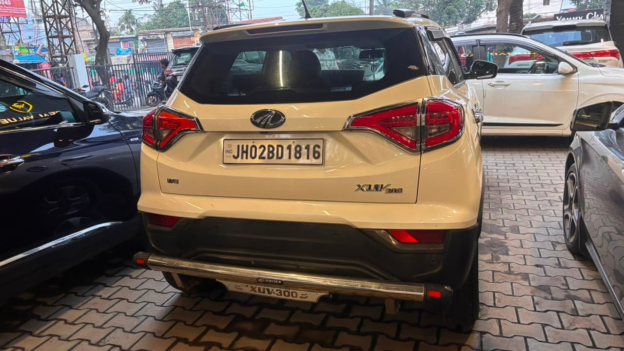 Mahindra XUV300 - View 4