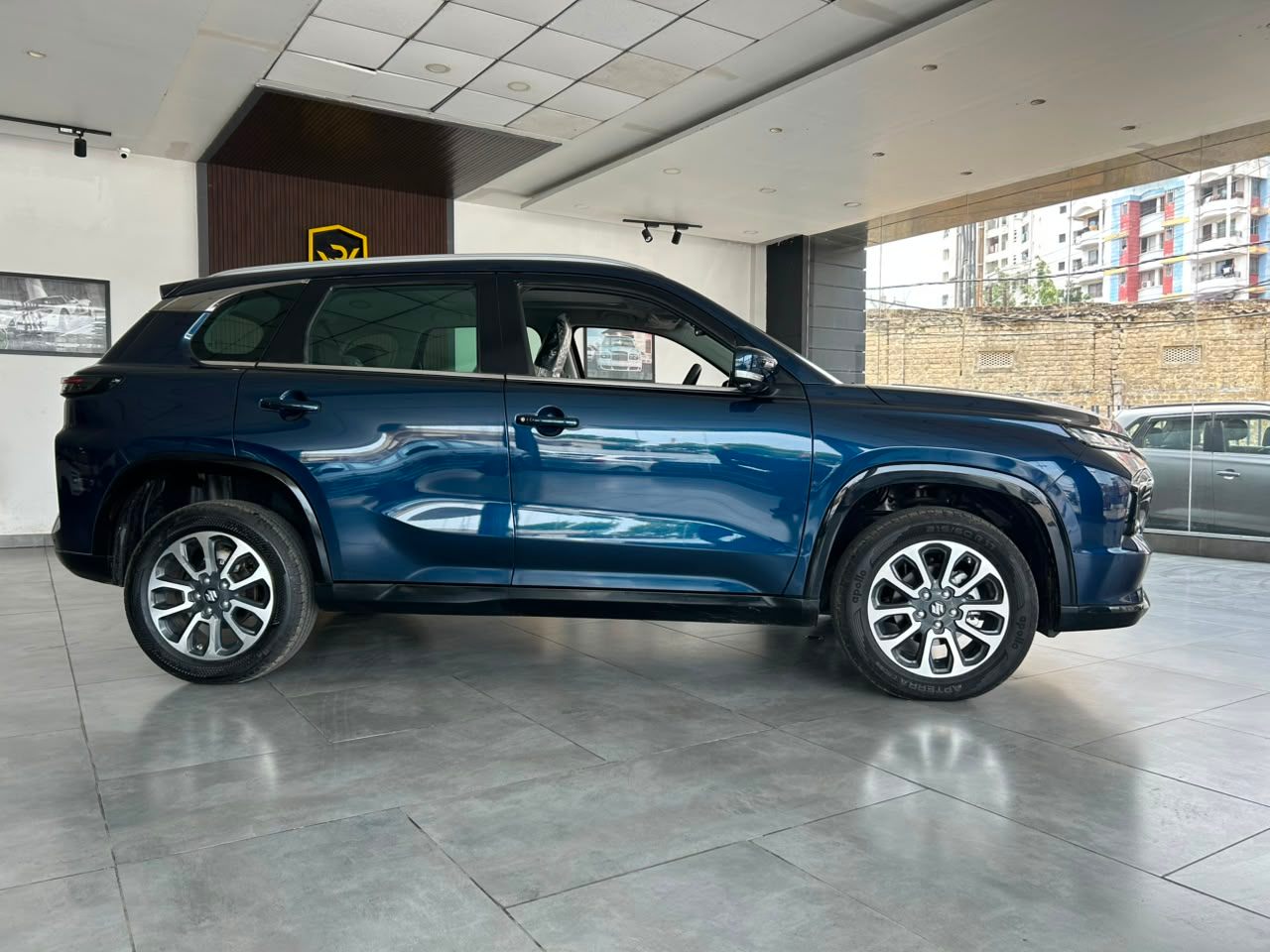 Maruti Suzuki Grand Vitara - View 2