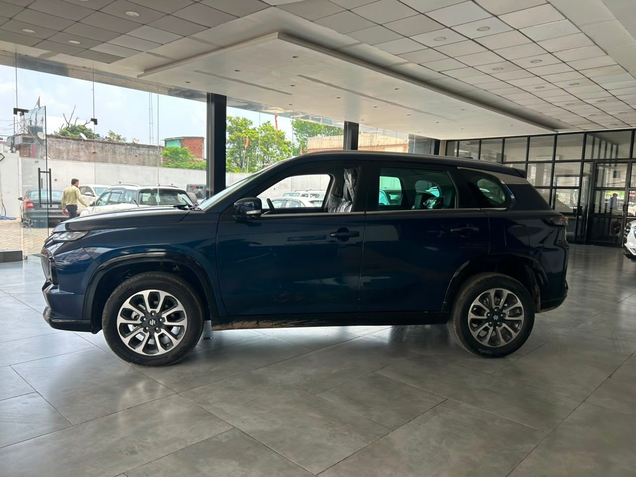 Maruti Suzuki Grand Vitara - View 3
