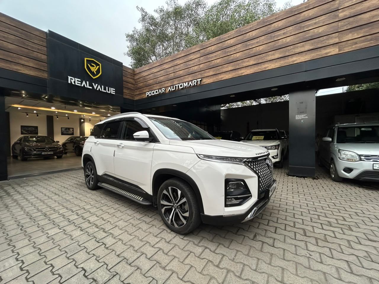MG Hector - View 2