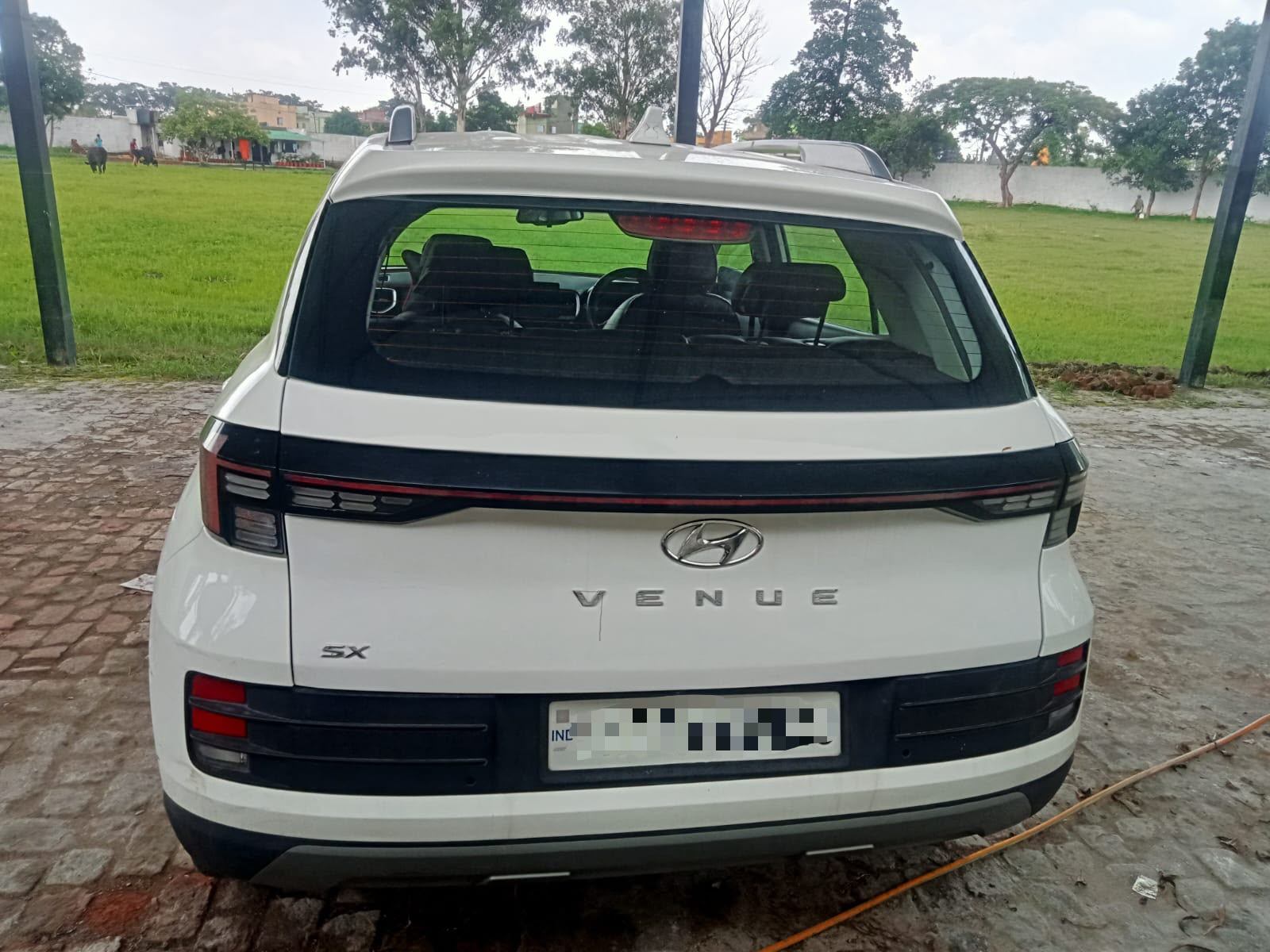 Hyundai VENUE - View 4