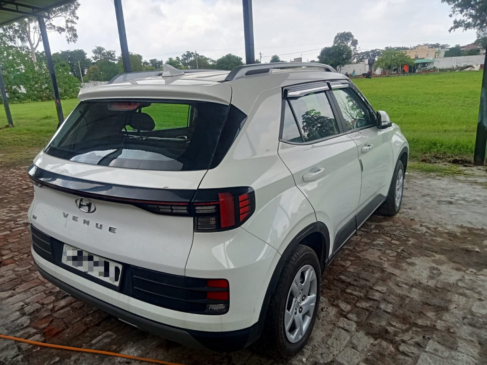 Hyundai VENUE - View 6