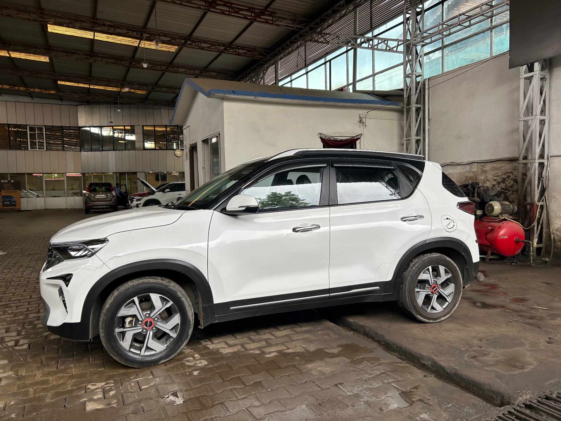 Kia Sonet - View 2