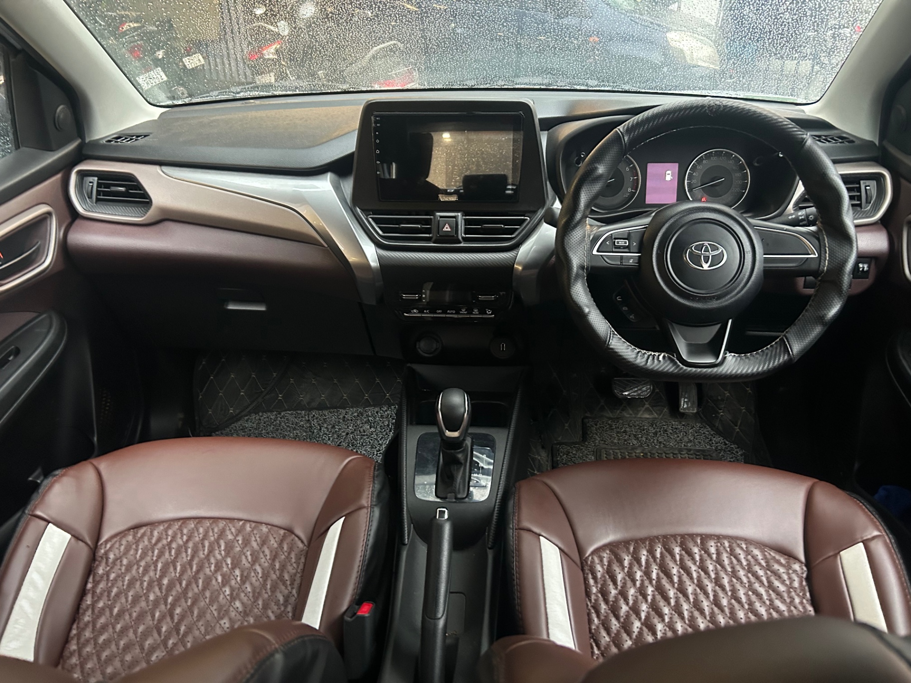 Toyota Urban Cruiser - View 7
